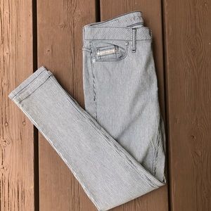✨NWOT Calvin Klein Striped Skinny Ankle Jeans ✨